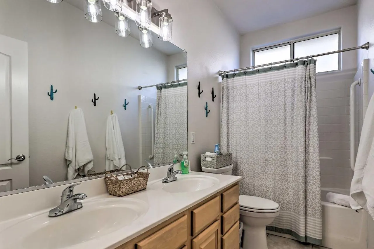 Holiday home Phoenix Retreat With Heated Pool, Gas Grill And Yard! Avondale United States
