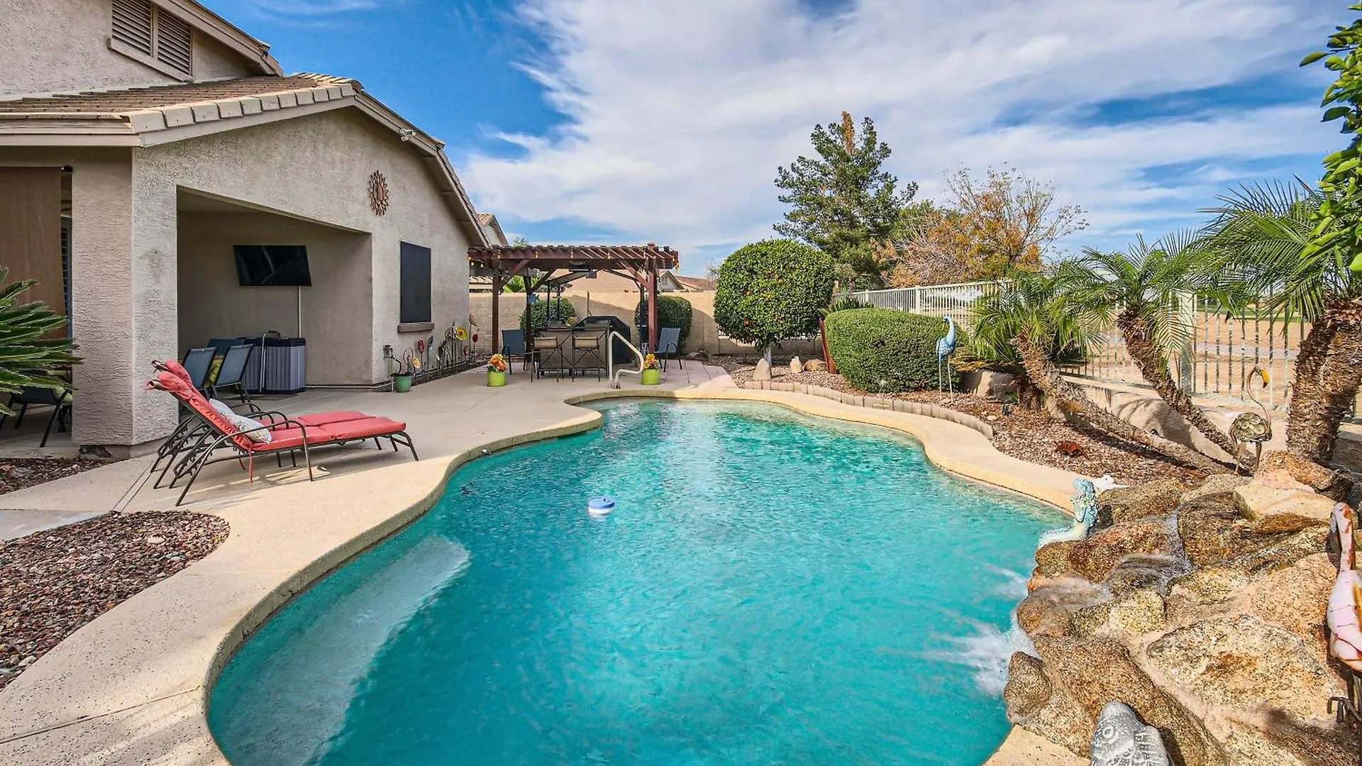 Phoenix Retreat With Heated Pool, Gas Grill And Yard! Avondale